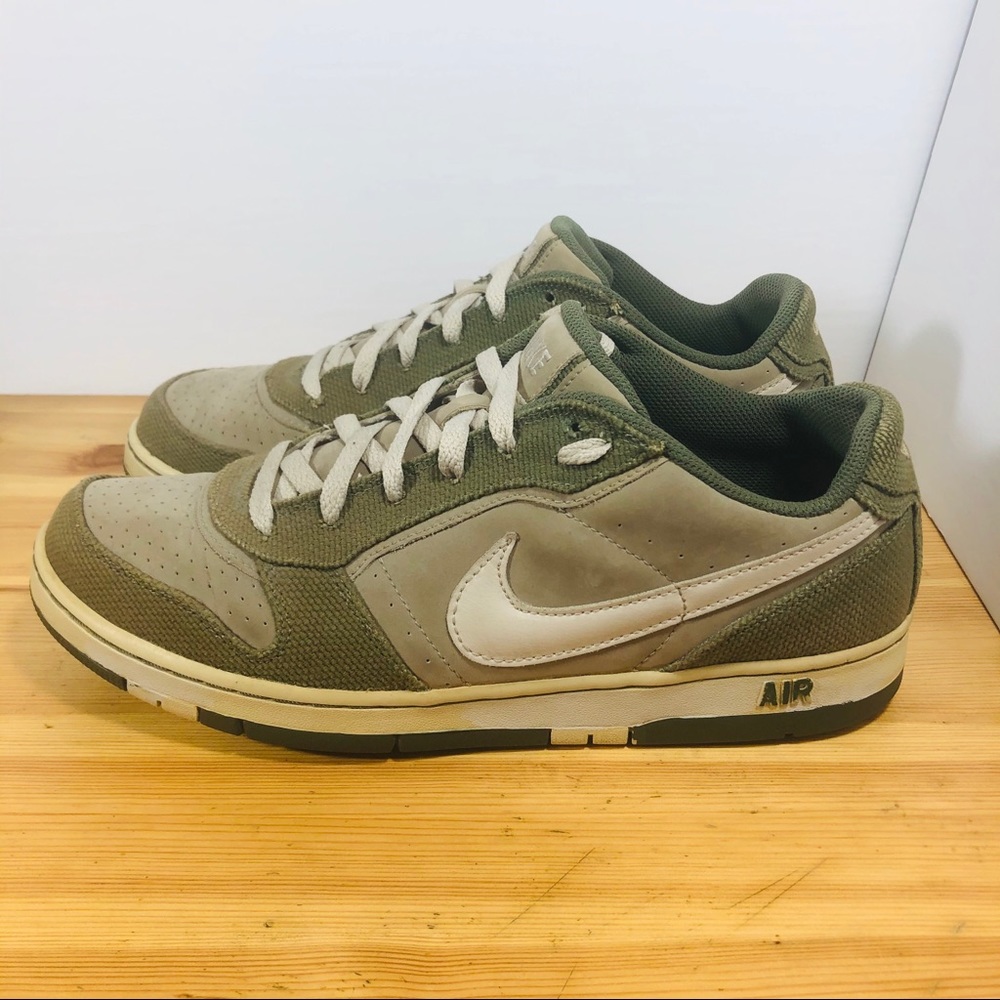Nike Mens SB Dunk Low sneaker skateboard shoe 11.5